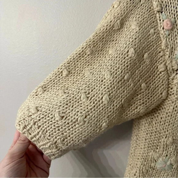 Windcrest Women's Short Sleeve Hand Knit Silk Blend Cream Sweater Size S GUC - Picture 7 of 8